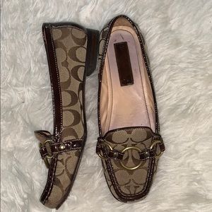 Coach Brown Erlyn Sig 12/Ckl Pat Flats